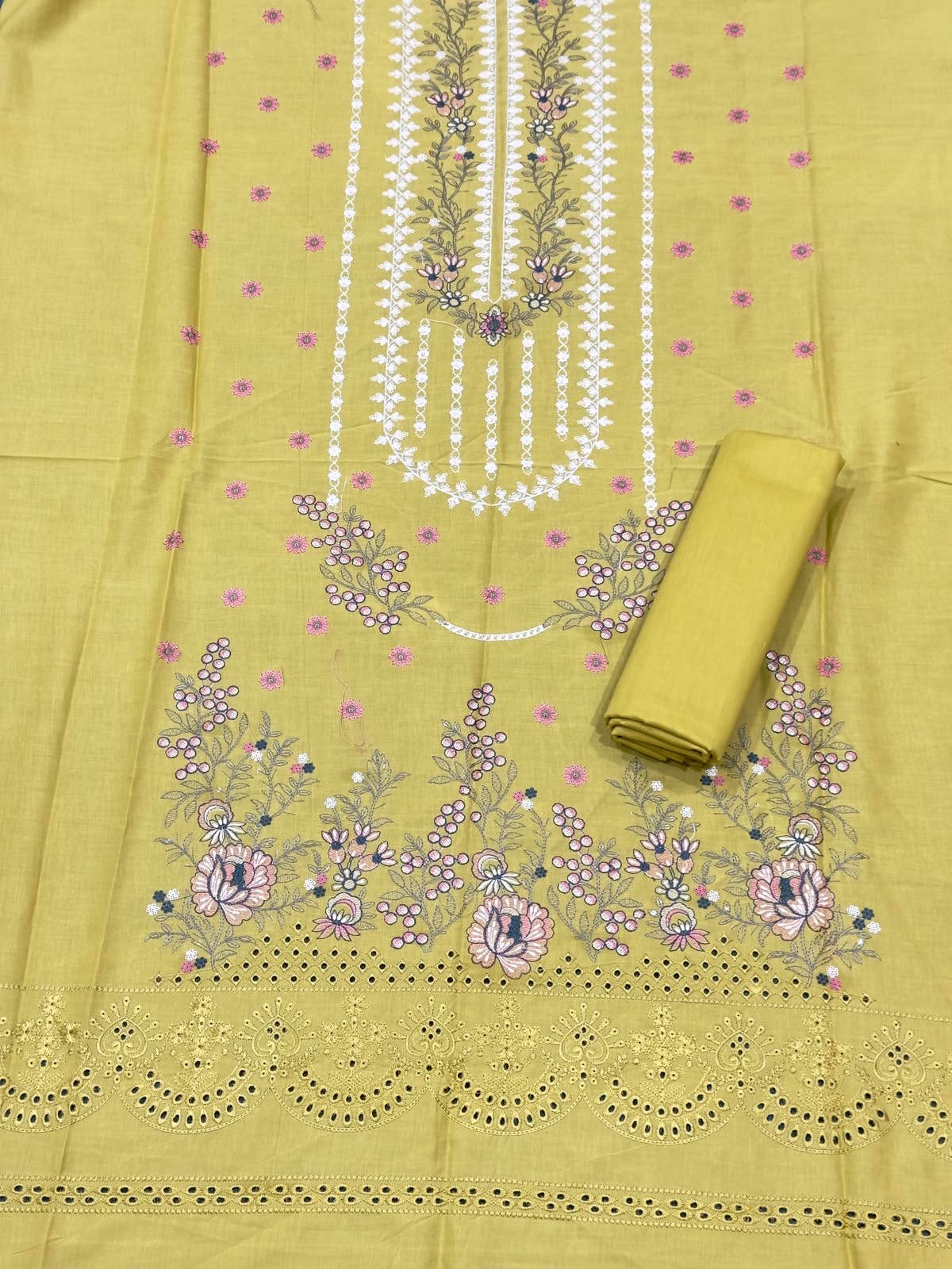 Bareeze Lawn 2 Piece Suit